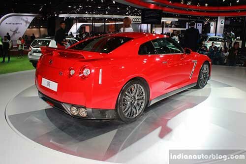 ��������� Nissan GT-R ����� ������� � �������� 2016